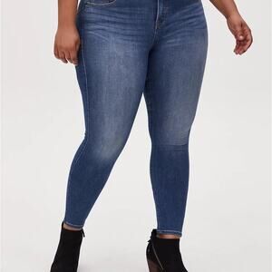 Torrid Bombshell Skinny Jeans Size 28/4X Plus High Rise Blue Denim Stretch